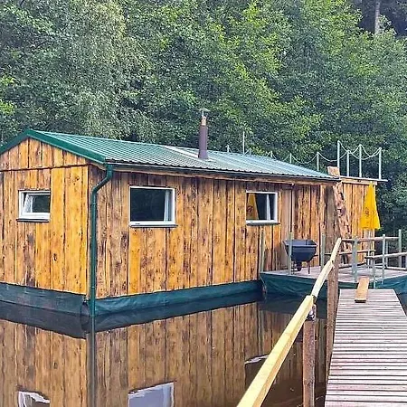 Houseboat U Vodnika * Bratrinov