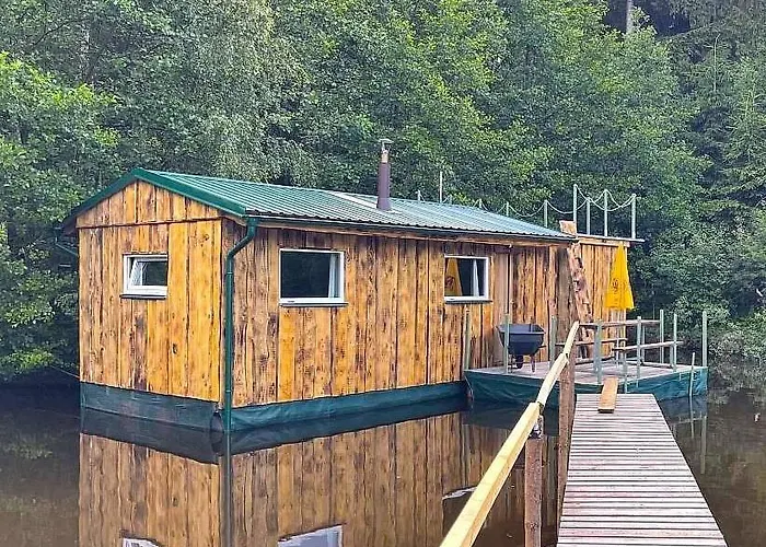 Houseboat U Vodnika * Bratrinov